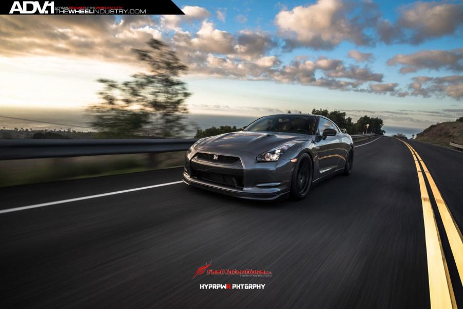  Nissan GT-R on ADV.1 Wheels (ADV50MV1SL) 2015 года  (фото 3 из 36)